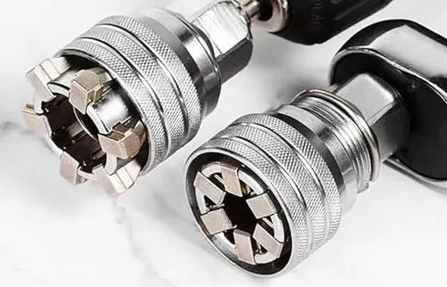 Universal socket wrench